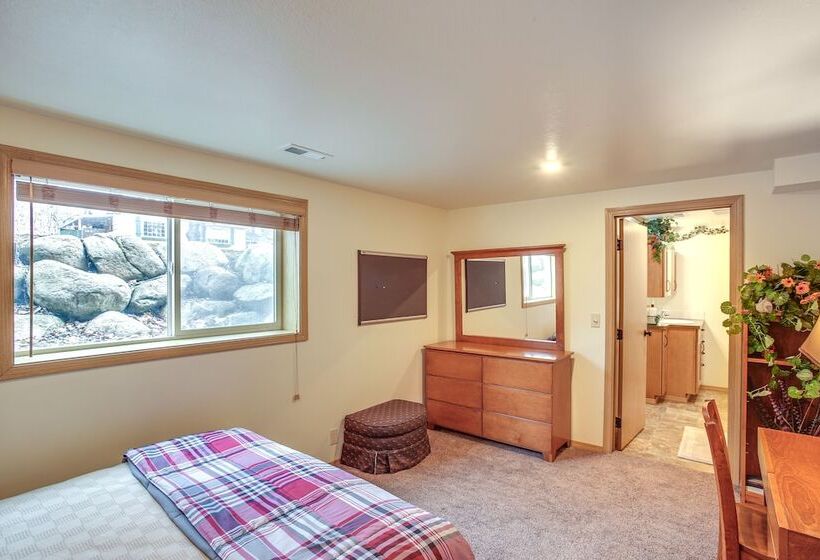 Spacious Coeur D  Alene Home < 1 Mi To Downtown