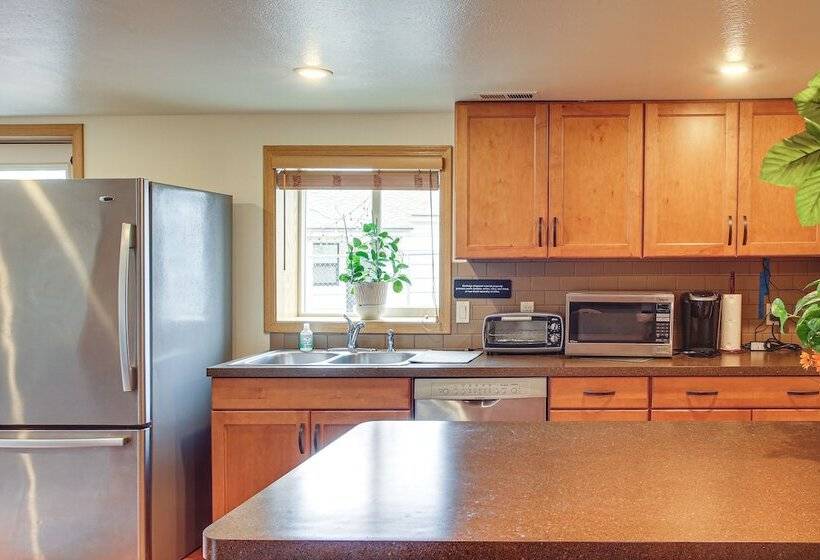 Spacious Coeur D  Alene Home < 1 Mi To Downtown