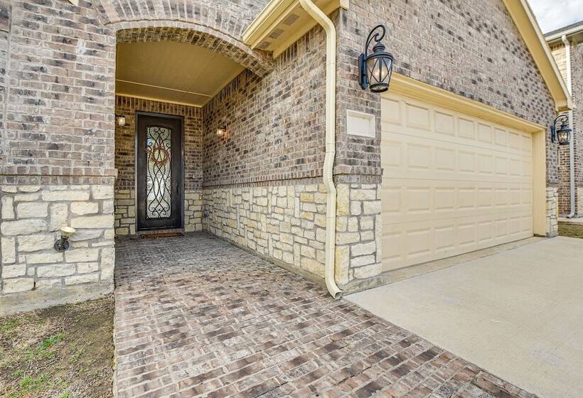 Spacious Grand Prairie Home W/ Fenced Yard + Patio
