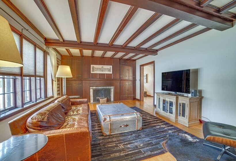 Spacious Illinois Home W/ Grill & Fenced In Yard!