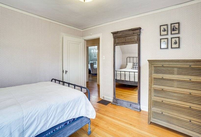 Spacious Illinois Home W/ Grill & Fenced In Yard!