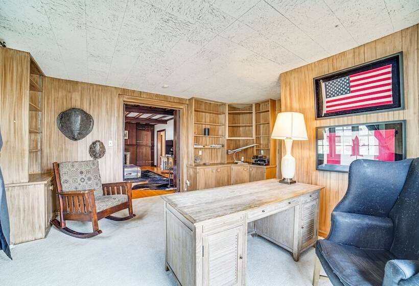 Spacious Illinois Home W/ Grill & Fenced In Yard!