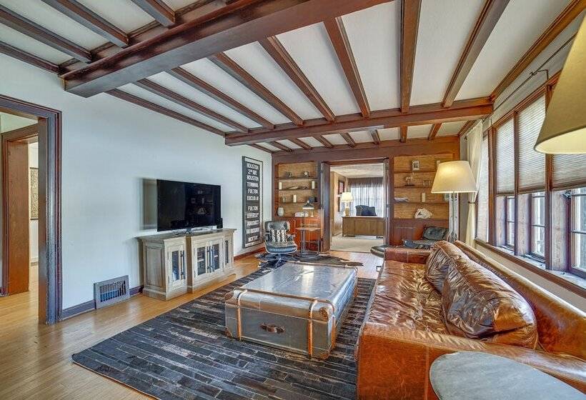 Spacious Illinois Home W/ Grill & Fenced In Yard!