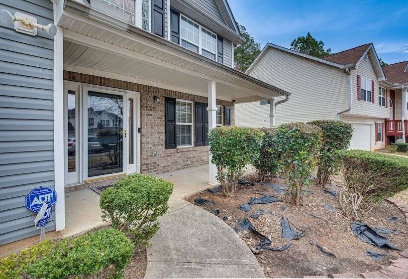 Spacious Snellville Home W/ Yard: 28 Mi To Atlanta