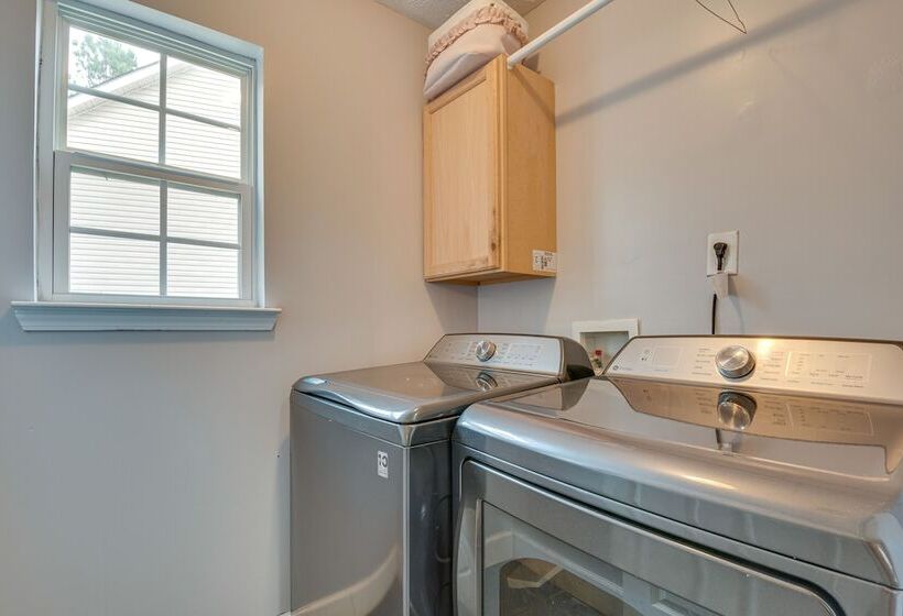 Spacious Snellville Home W/ Yard: 28 Mi To Atlanta