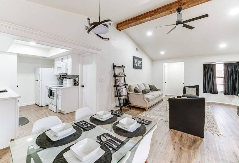 Stylish Garland Getaway: 17 Mi To Dallas!