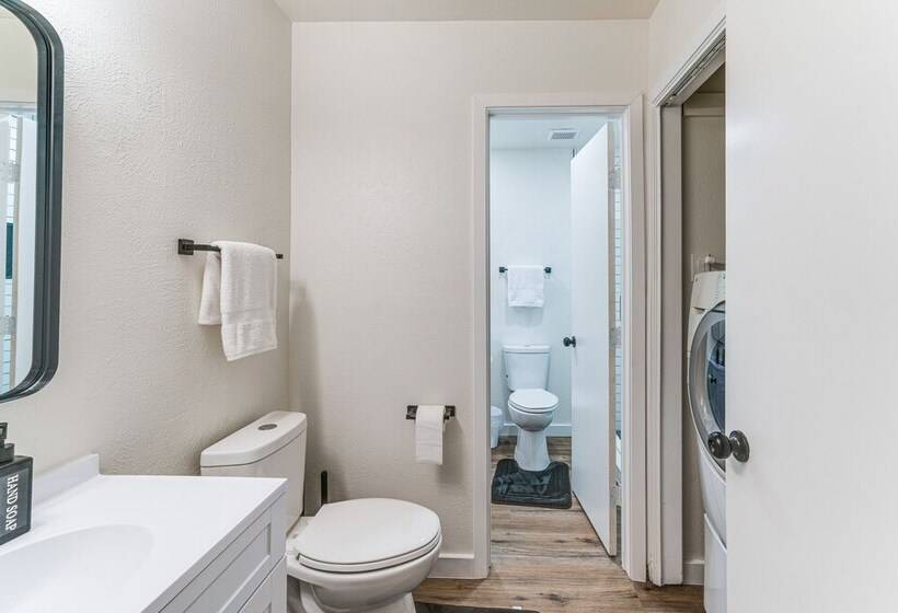 Stylish Garland Getaway: 17 Mi To Dallas!