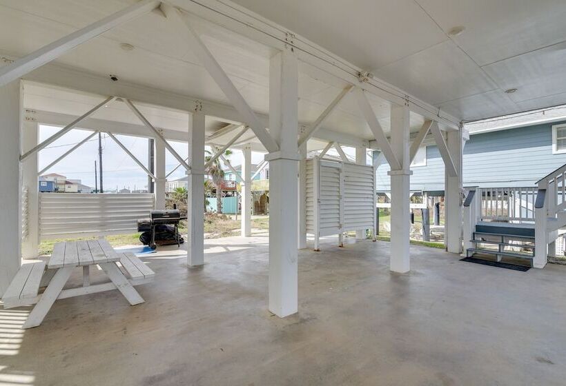 Surfside Beach Vacation Rental: Walk To The Ocean!