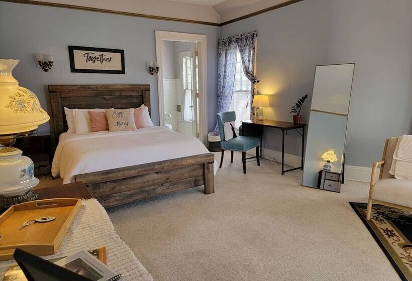 The Kings Throne Inn And Guest House