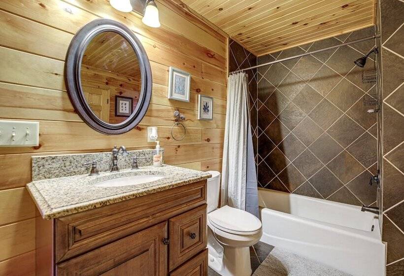 Twin Creeks Lodge  W/ Hot Tub < 1 Mi To Lake!