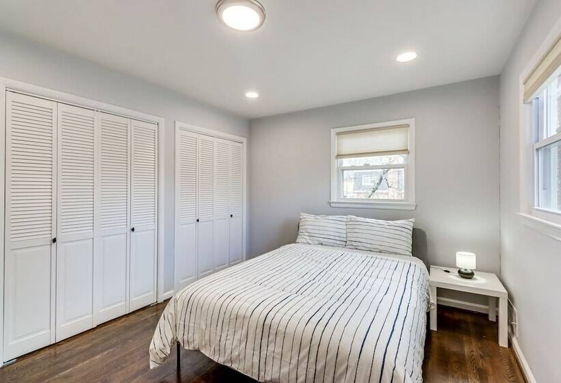 Updated Home W/ Yard ~ 4 Mi To Old Town Alexandria