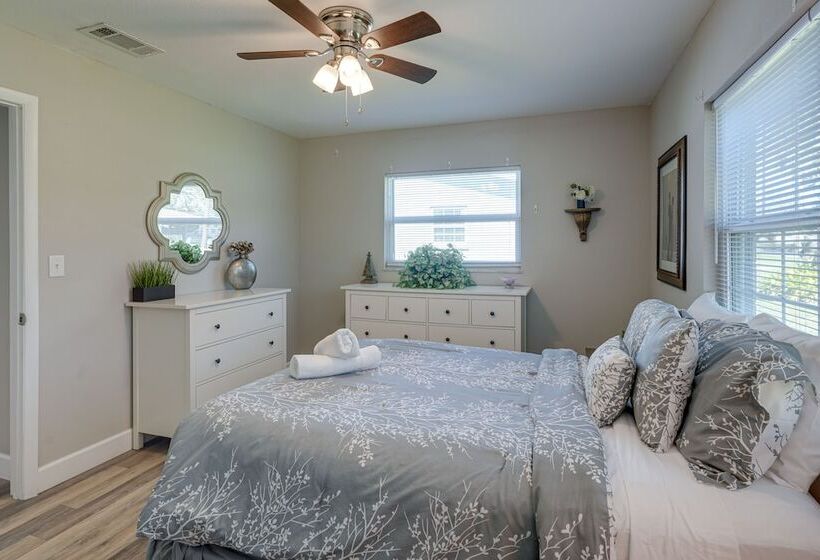 Vibrant Lakeland Home: 1 Mi To Lake Hollingsworth!