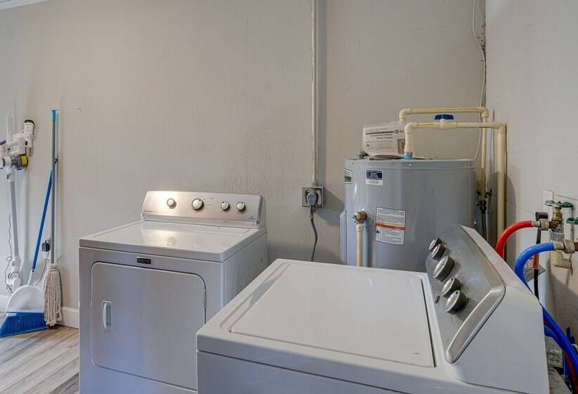 Vibrant Lakeland Home: 1 Mi To Lake Hollingsworth!