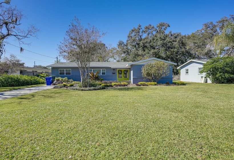 Vibrant Lakeland Home: 1 Mi To Lake Hollingsworth!