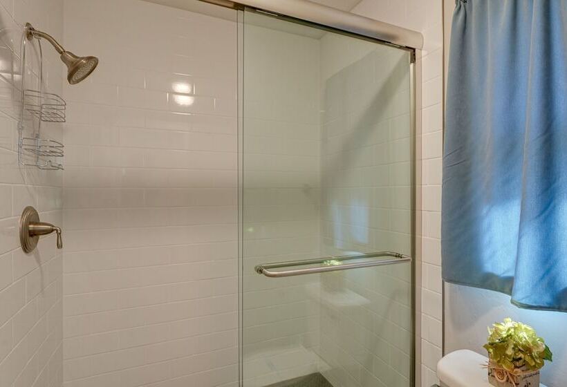 Vibrant Lakeland Home: 1 Mi To Lake Hollingsworth!