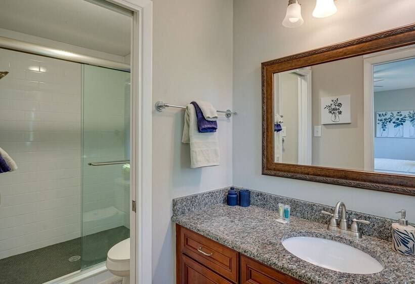 Vibrant Lakeland Home: 1 Mi To Lake Hollingsworth!