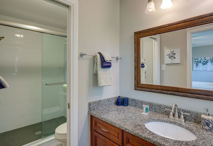 Vibrant Lakeland Home: 1 Mi To Lake Hollingsworth!