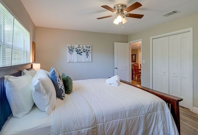 Vibrant Lakeland Home: 1 Mi To Lake Hollingsworth!