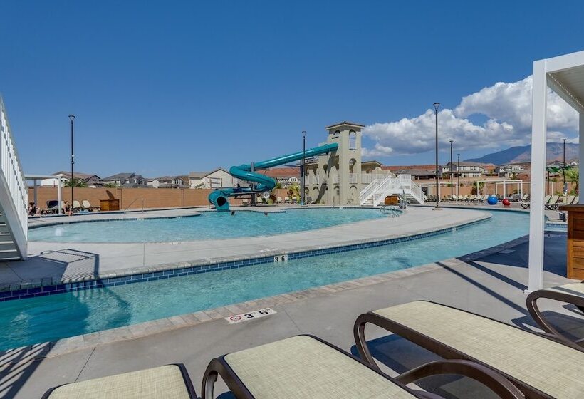 Washington Home W/ Swim Spa   Near Hiking Trails!