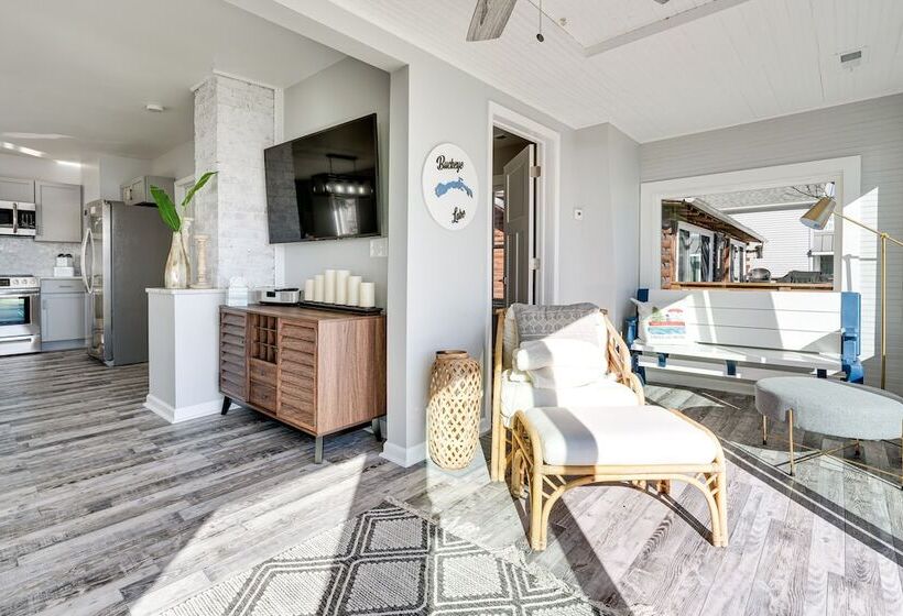 Waterfront Buckeye Lake Home W/ Deck & Dock!