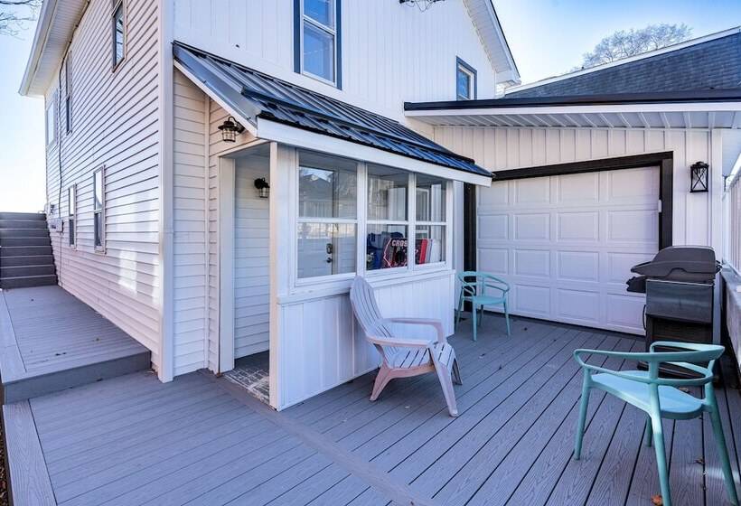 Waterfront Buckeye Lake Home W/ Deck & Dock!