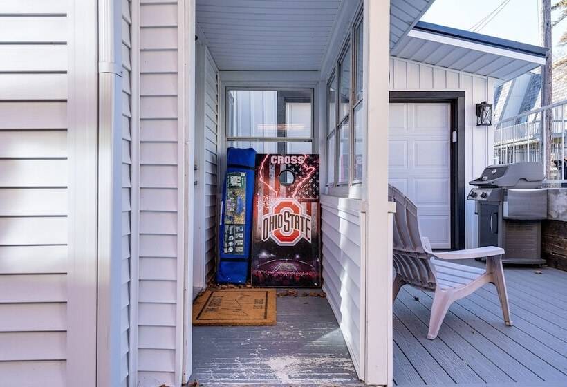 Waterfront Buckeye Lake Home W/ Deck & Dock!