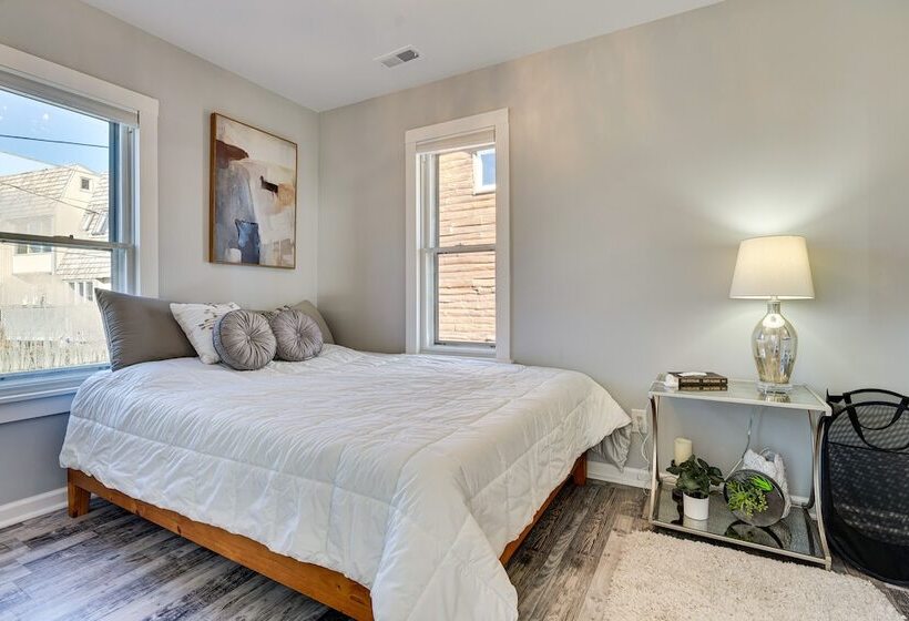 Waterfront Buckeye Lake Home W/ Deck & Dock!