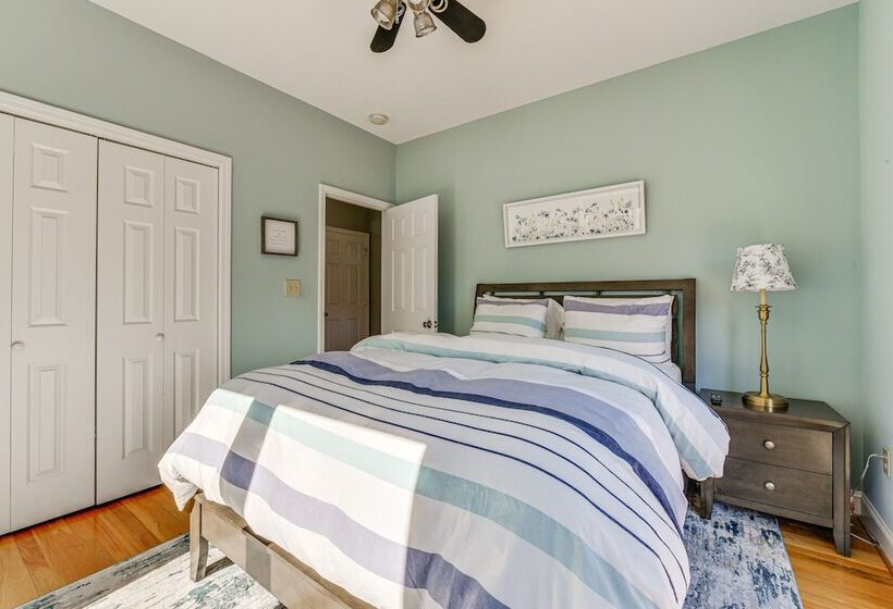 Waterfront Lake Norman Retreat W/ Dock + Hot Tub!