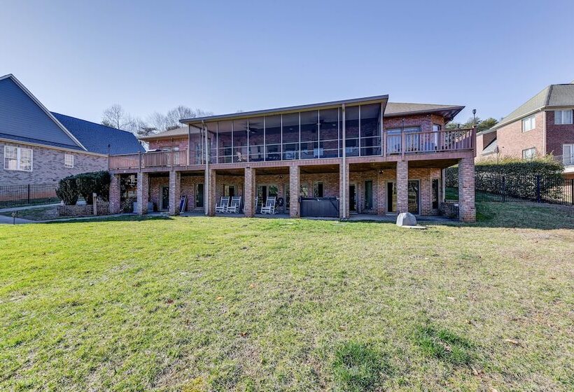 Waterfront Lake Norman Retreat W/ Dock + Hot Tub!