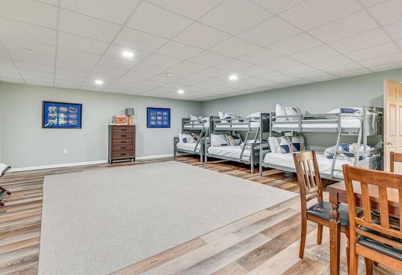 Waterfront Lake Norman Retreat W/ Dock + Hot Tub!