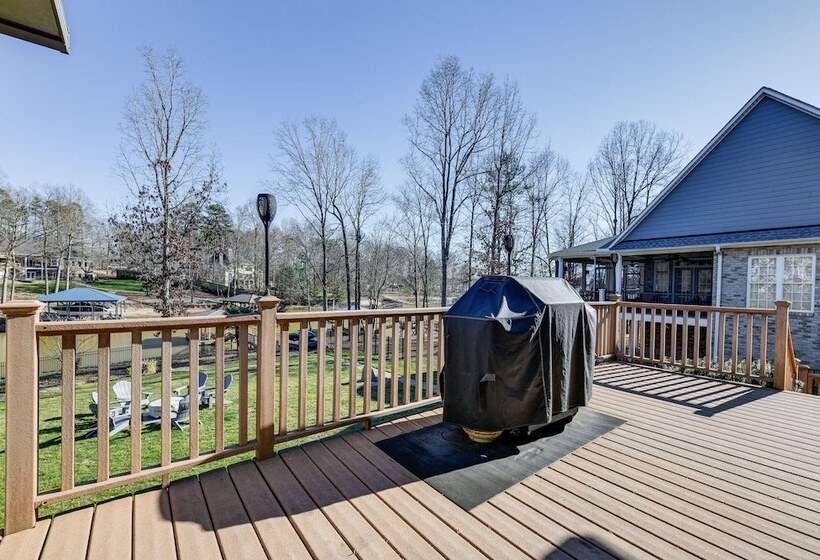 Waterfront Lake Norman Retreat W/ Dock + Hot Tub!