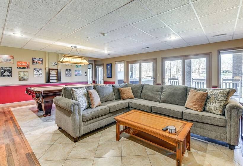 Waterfront Lake Norman Retreat W/ Dock + Hot Tub!