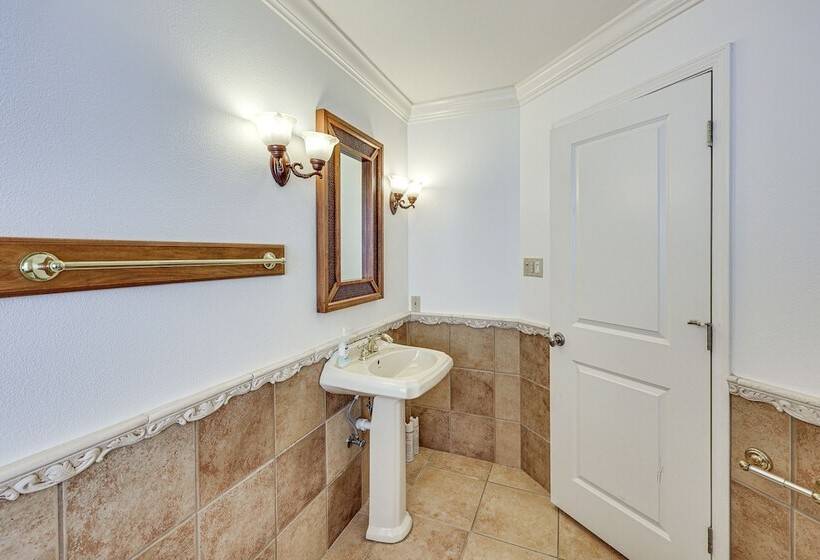 Waterfront Malvern Home W/ Deck & Lake Access!