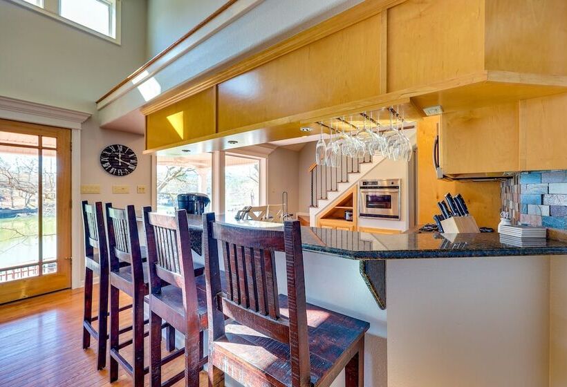 Waterfront Malvern Home W/ Deck & Lake Access!