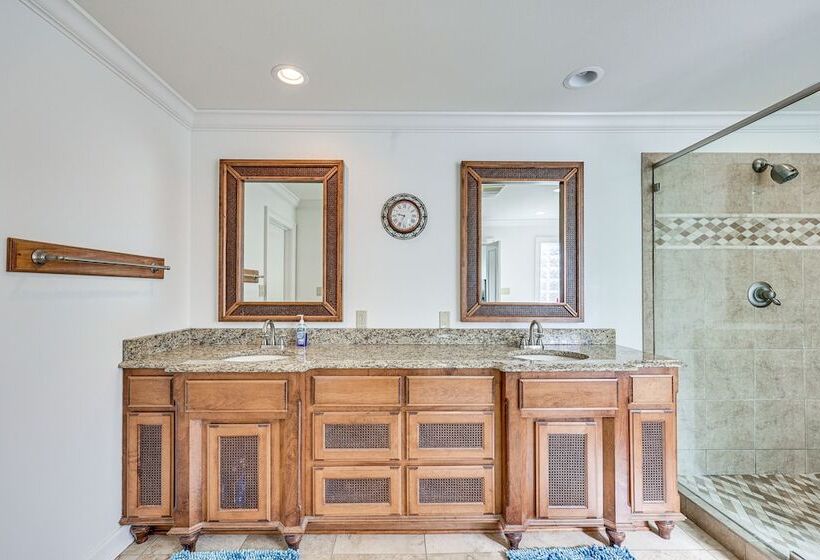 Waterfront Malvern Home W/ Deck & Lake Access!