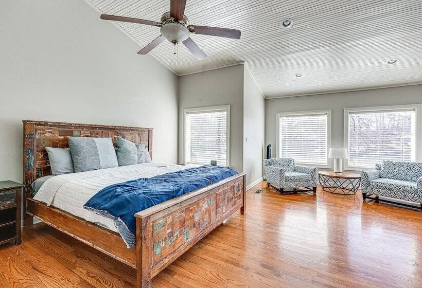 Waterfront Malvern Home W/ Deck & Lake Access!