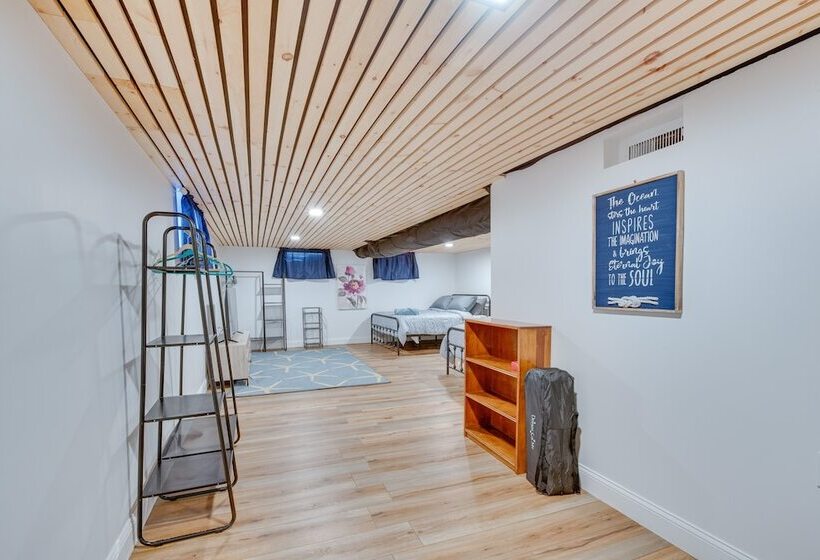 Wells Beach House W/ Ocean View Deck