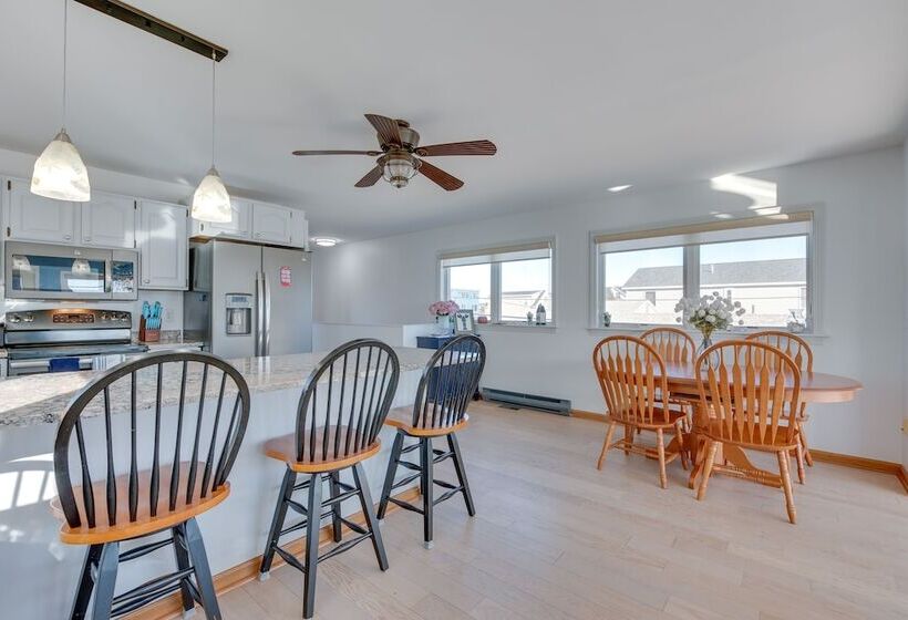 Wells Beach House W/ Ocean View Deck
