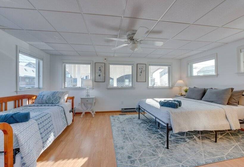 Wells Beach House W/ Ocean View Deck