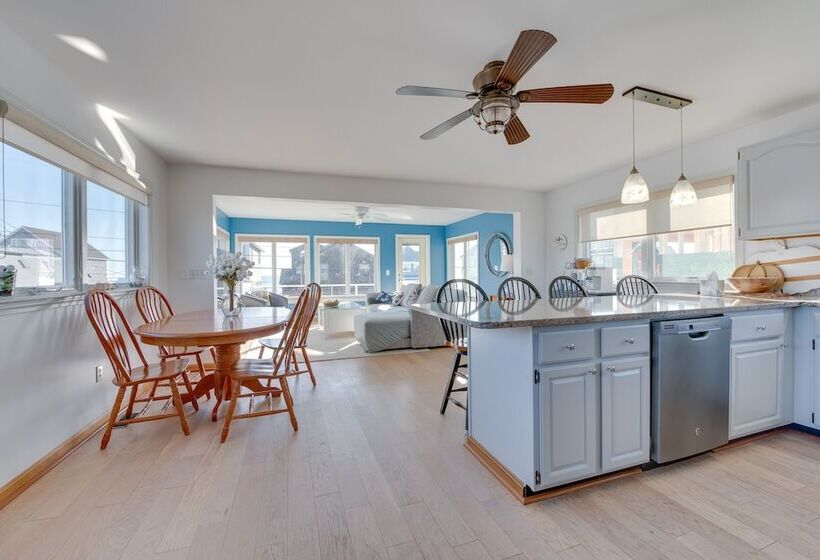 Wells Beach House W/ Ocean View Deck