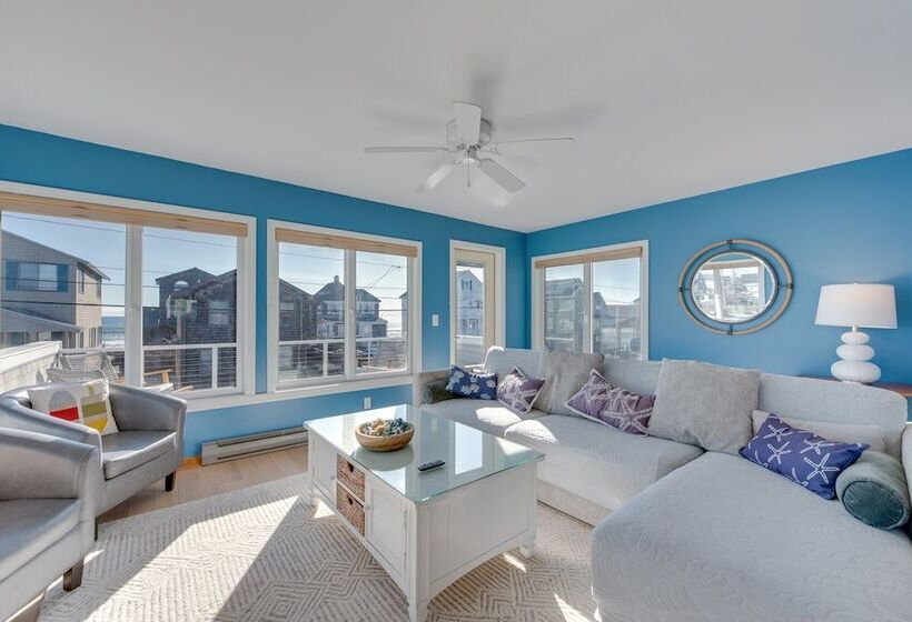 Wells Beach House W/ Ocean View Deck