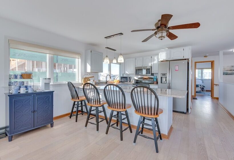 Wells Beach House W/ Ocean View Deck