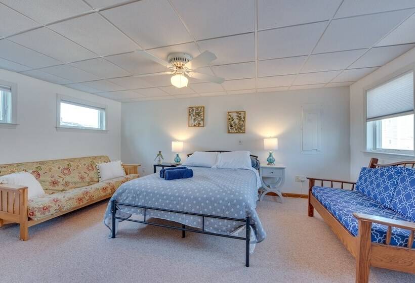 Wells Beach House W/ Ocean View Deck