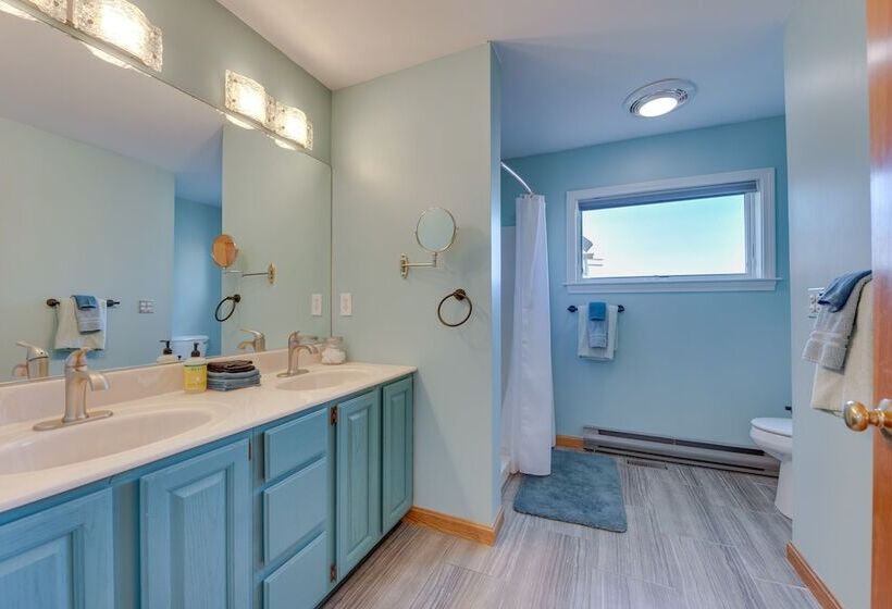 Wells Beach House W/ Ocean View Deck