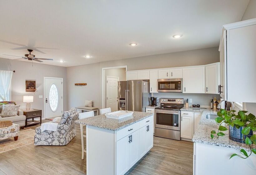 Winchester Home W/ Deck < 1 Mi To Tims Ford Lake!