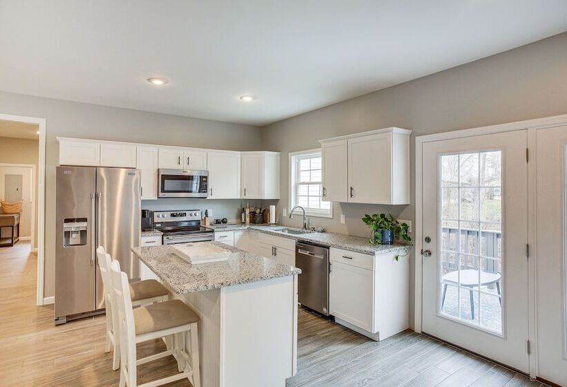 Winchester Home W/ Deck < 1 Mi To Tims Ford Lake!