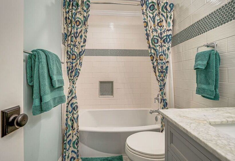 Wrightsville Beach Home W/ Fenced Yard