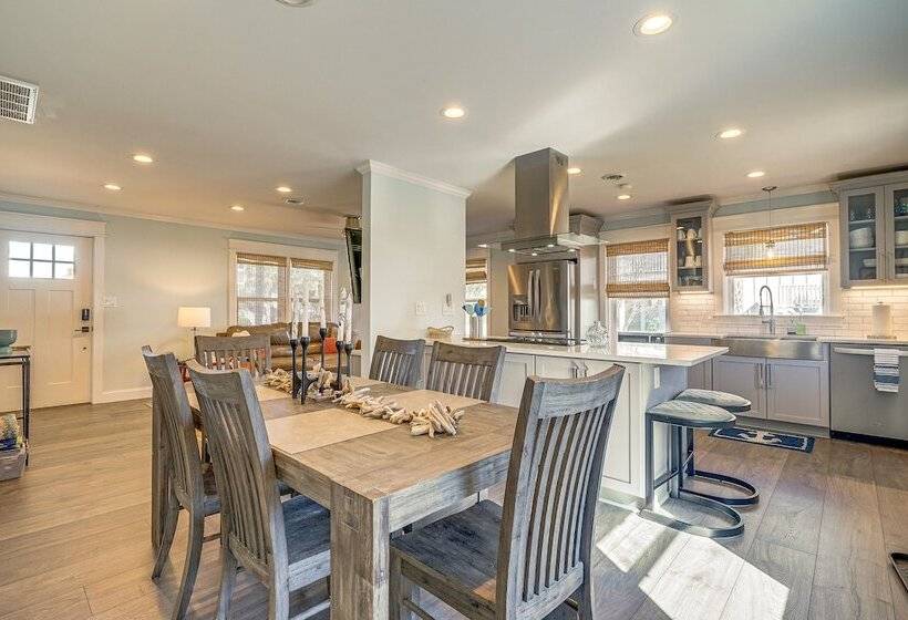 Wrightsville Beach Home W/ Fenced Yard