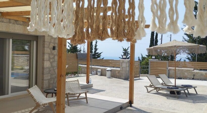 Zephyros Villas   Agios Nikitas