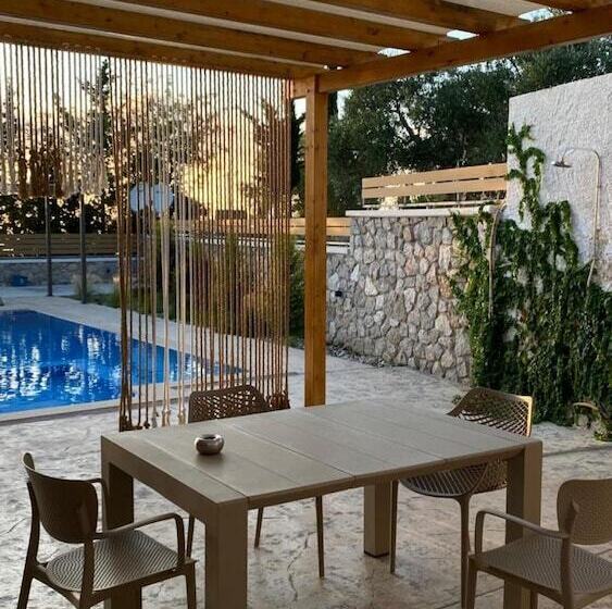 Zephyros Villas   Agios Nikitas